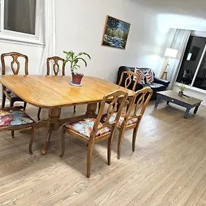 Charming Detached House Near The Airport Mississauga